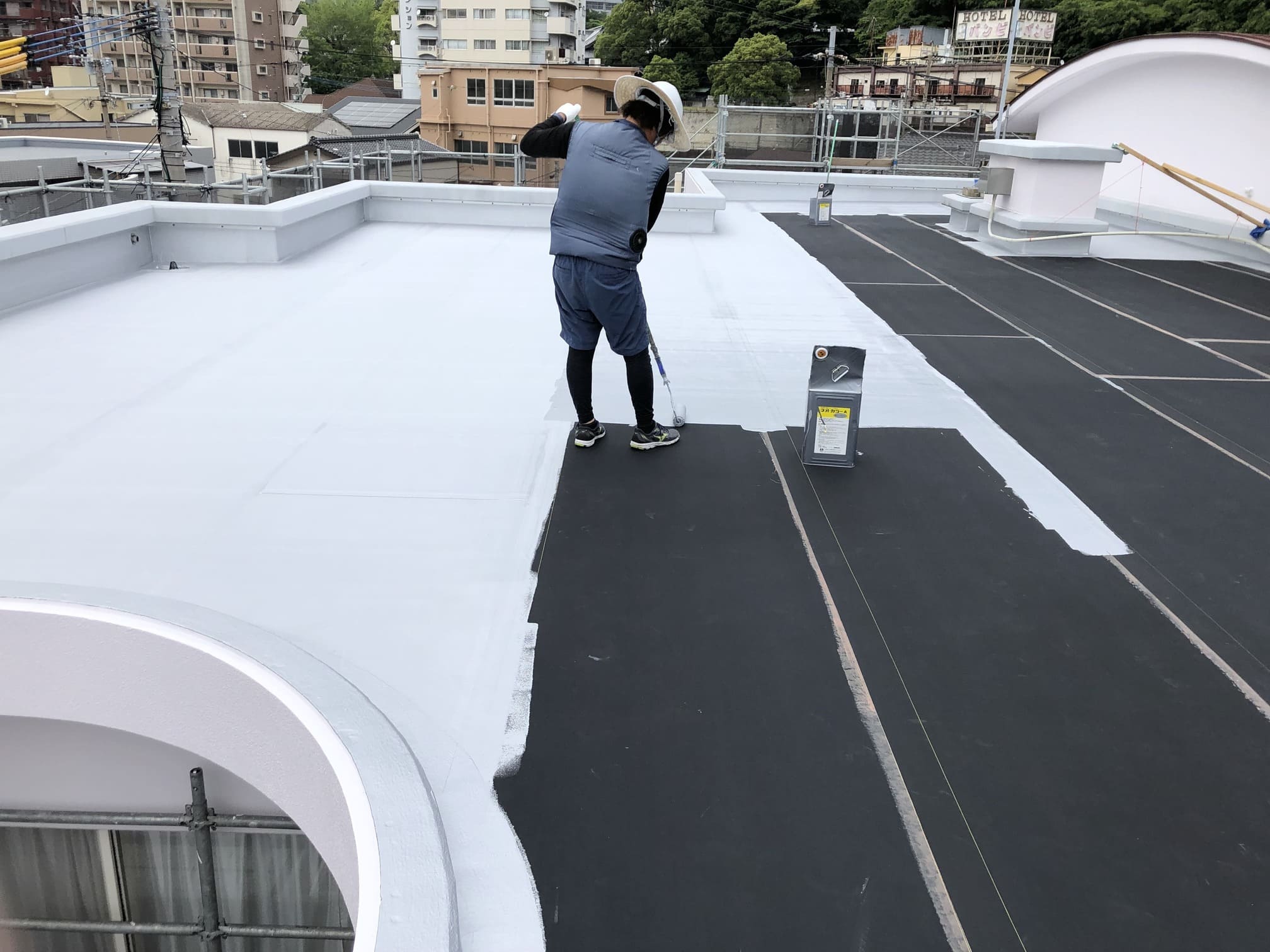 仕上げ材の塗布